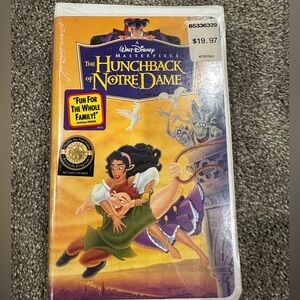New sealed with watermark Disney vhs hunchback of notre dame